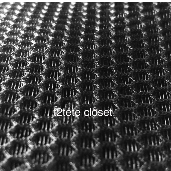 GRACIA cropped top with multiple mesh sleeves - Picture 9 of 11